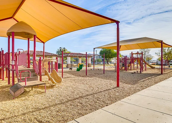 Holiday home Outdoor Oasis & Community Perks: Goodyear Gem