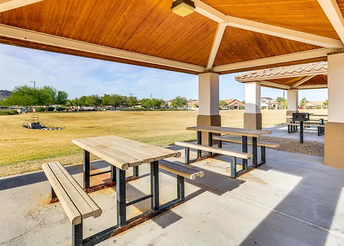 Holiday home Outdoor Oasis & Community Perks: Goodyear Gem *
