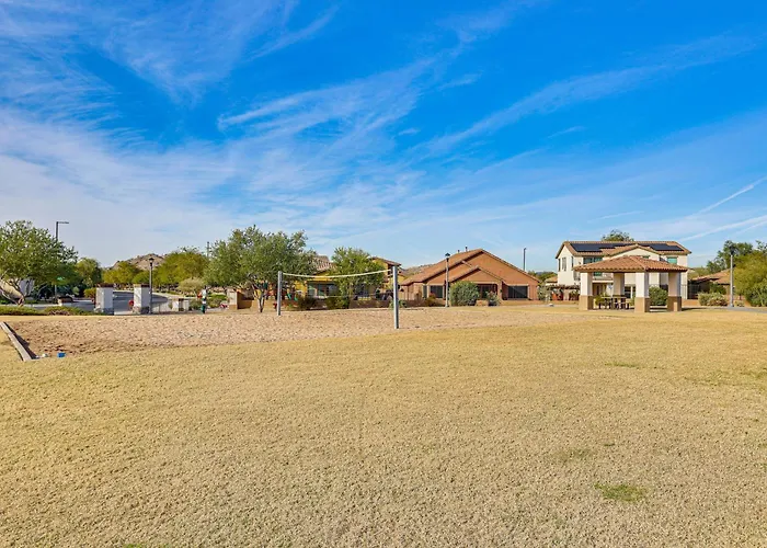 Holiday home Outdoor Oasis & Community Perks: Goodyear Gem Liberty