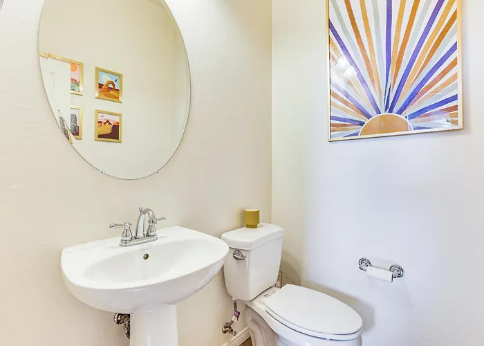 Outdoor Oasis & Community Perks: Goodyear Gem Holiday home