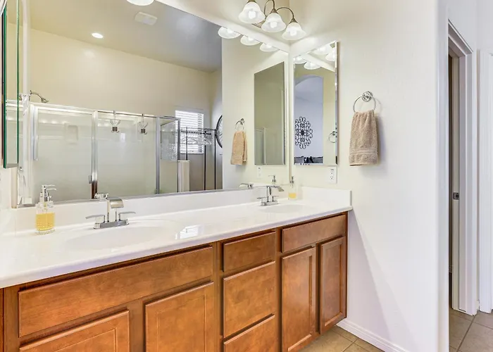 Holiday home Outdoor Oasis & Community Perks: Goodyear Gem