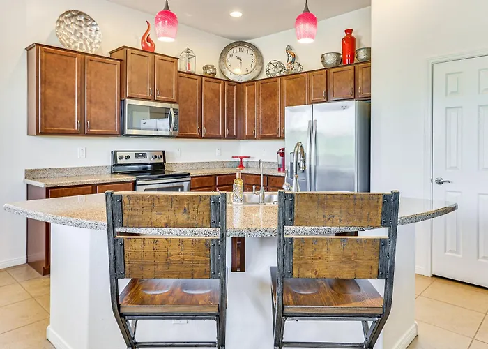 Holiday home Outdoor Oasis & Community Perks: Goodyear Gem